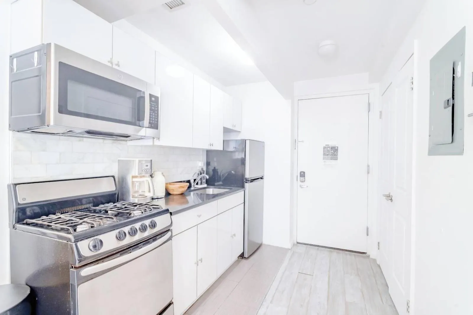 3Br Apartment In Hells Kitchen Walk To Times Square & Broadway New York United States