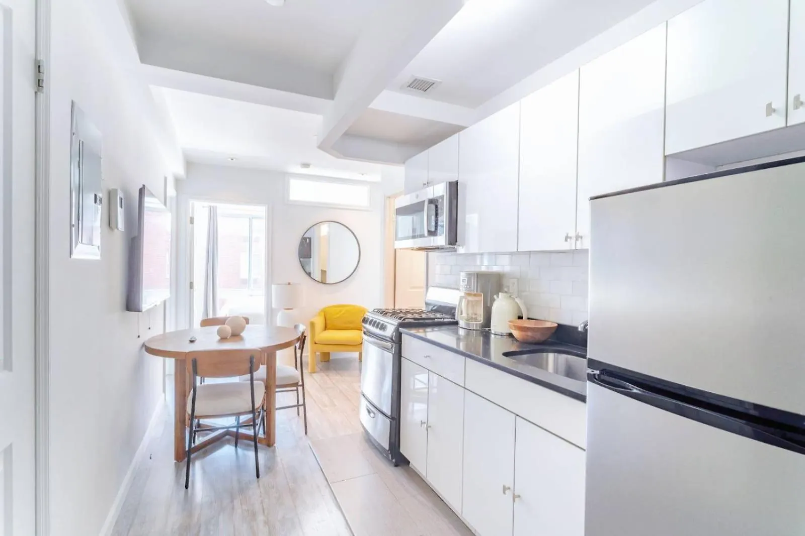 3Br Apartment In Hells Kitchen Walk To Times Square & Broadway New York 0*,  United States